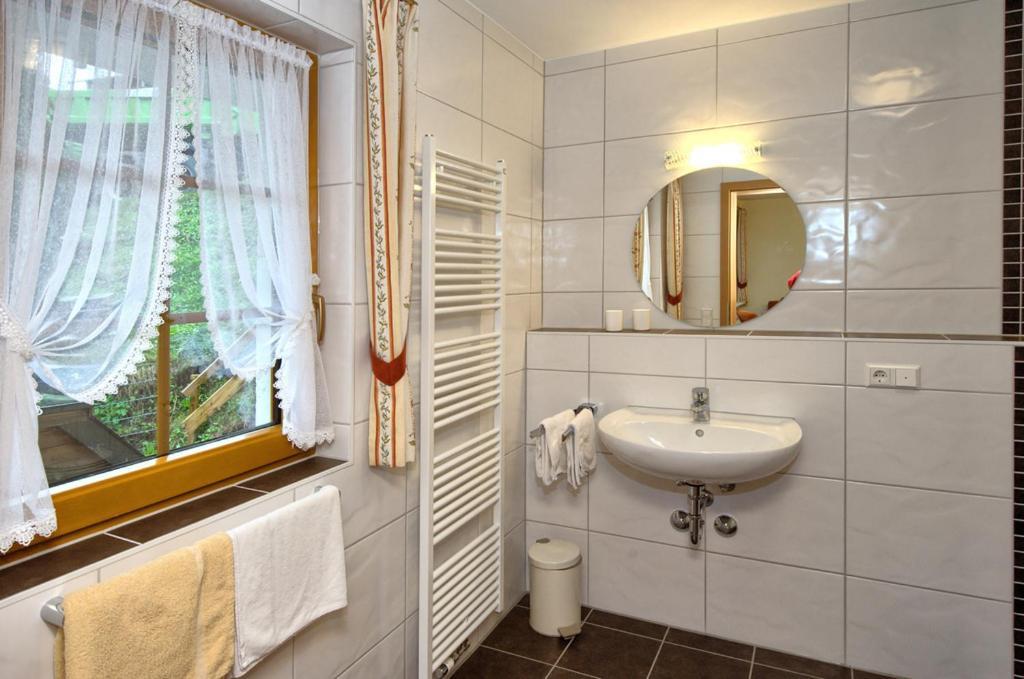 Gasthaus Sonne Muenstertal Room photo